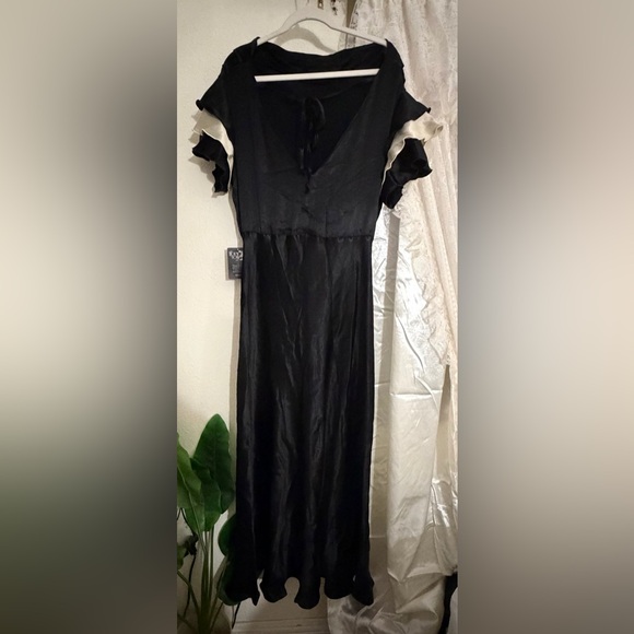 1930s Paramour Bias Cut Gown - Black & Ivory Satin - Picture 13 of 14